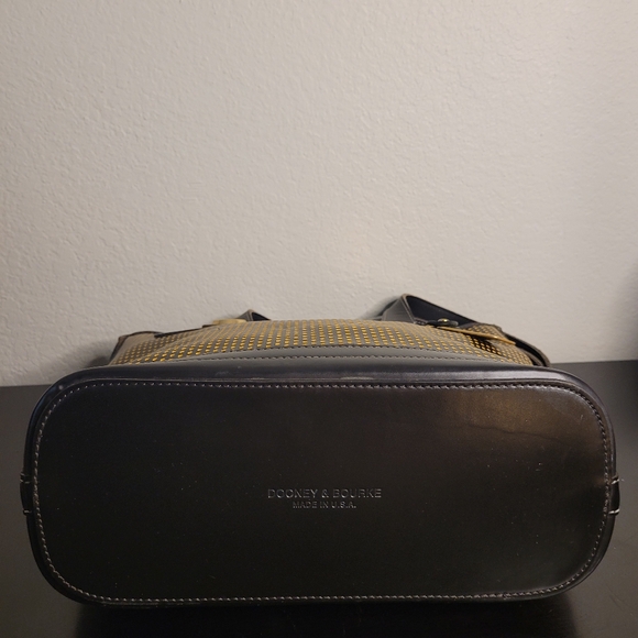 Dooney & Bourke Vintage  Made in USA Cabriolet Bucket Bag - Picture 6 of 16